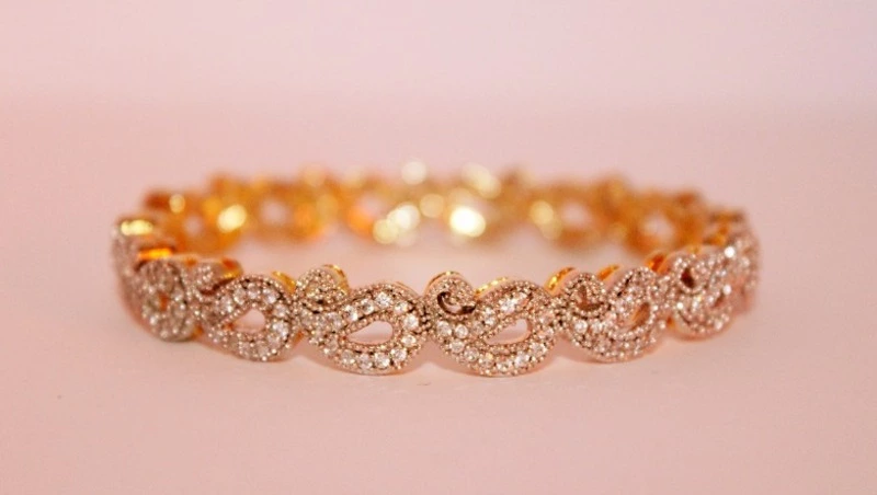 Жительница Охи ответит в суде за кражу золотого браслета