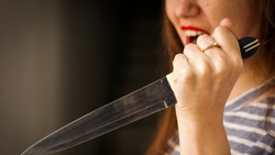 Женщина на почве ревности ударила ножом своего сожителя в Анивском районе