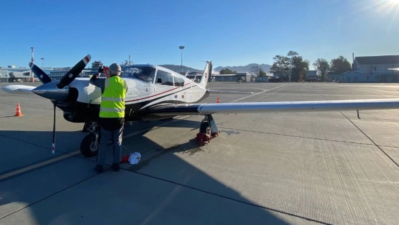 На Сахалин прилетели путешественники из Новой Зеландии на личном самолете Piper 