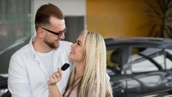 Пока муж воевал на СВО, жительница Сахалина подарила семейную машину любовнику