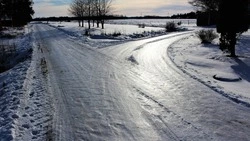 К Холмску перекрыли дороги, в районе отменили занятия в школах