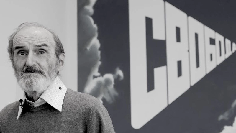 Автор картины «Слава КПСС» Эрик Булатов умер в возрасте 92 лет