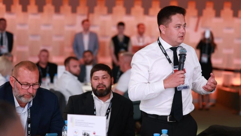 Мэры Сахалина обсудили развитие транспорта на федеральной сессии в Москве