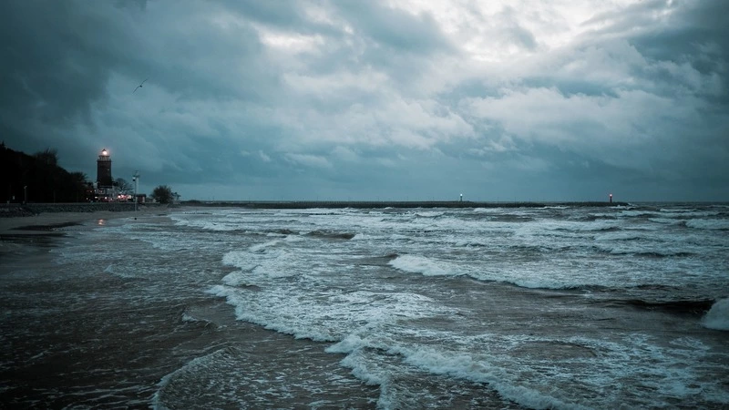 Проливной дождь, мощнейший ветер: погода на Сахалине и Курилах в первый день декабря