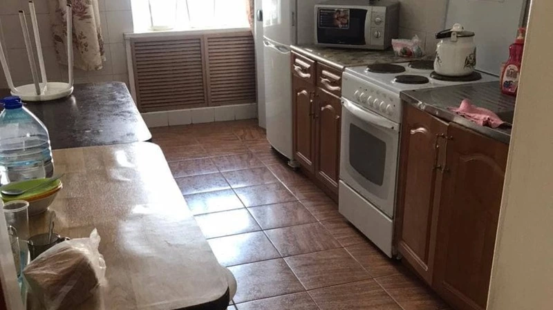 В Южно-Сахалинске семью погорельцев временно переселят в секцию общежития на улице Ленина