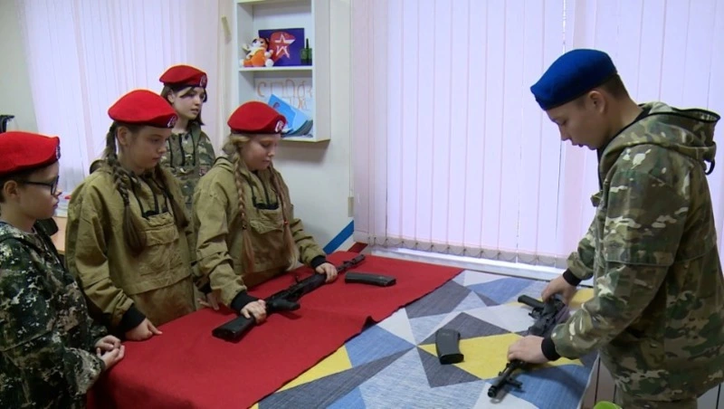 Объединение юнармейцев «Россия 30» в школе № 30. В одном строю 27.11.23