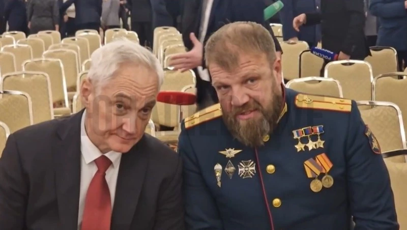 Командир легендарного танка «Алеша» с Сахалина встретился с министром обороны РФ