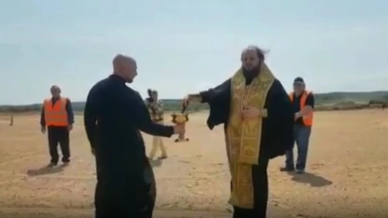 Новую взлетно-посадочную полосу в сахалинской Охе строят «с божьей помощью»