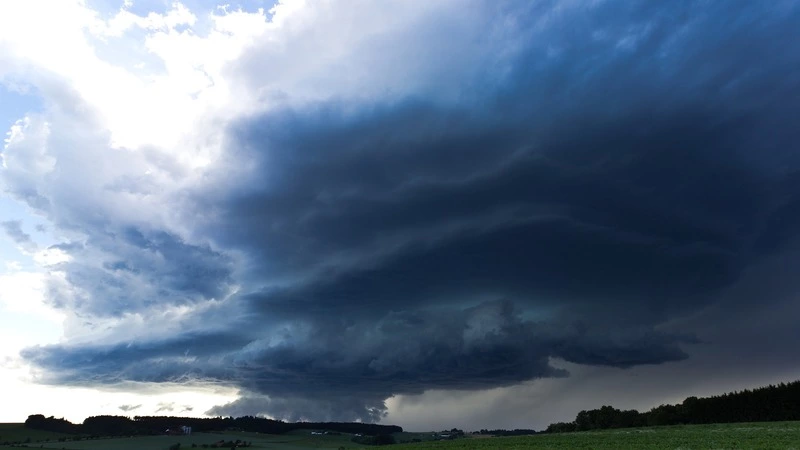 Гроза и град обрушились на Южно-Курильск. «Камни с неба»