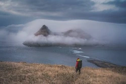 На две недели в море застрял известный фотограф ради красивых пейзажей Северных Курил