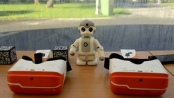 На «Хакатоне» китайские разработчики онлайн учат южносахалинцев управлять роботами