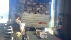 Рыбопромышленники Сахалина отправили 35 тонн рыбных консервов в Курскую область 