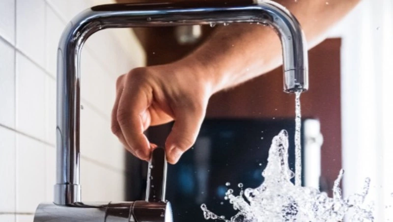 Холодную воду отключат на 19 улицах Южно-Сахалинска 18 ноября