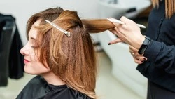 Лунный календарь стрижек на сентябрь 2024: благоприятные дни для изменения образа