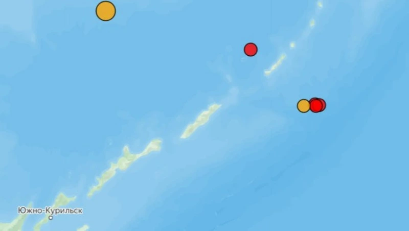 Серию подземных толчков с магнитудой от 4,4 зафиксировали возле Курил 20 июня
