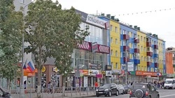 Выделенную полосу для автобусов рисуют на юге Сахалина