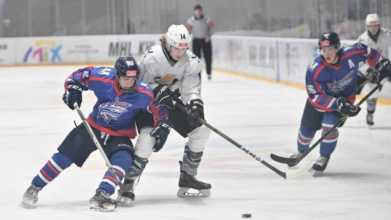 «Сахалинские Акулы» уступили «Тайфуну» в домашнем дерби