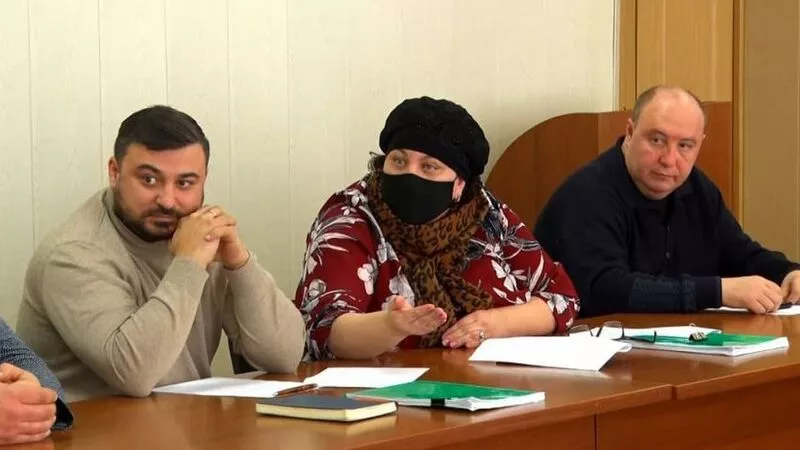 Холмского депутата обвинили в искажении фактов в борьбе за отставку мэра