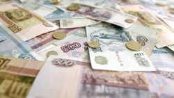 Житель Долинского района оформил два микрозайма на свою 70-летнюю мать 