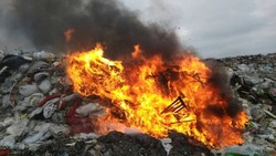 Два возгорания мусорных контейнеров потушили на Сахалине 29 августа