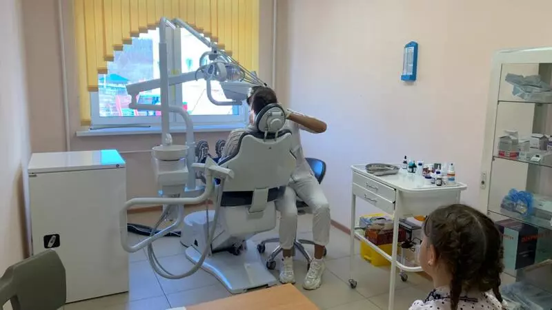 Детям в сахалинском селе зубы вылечат прямо в школе