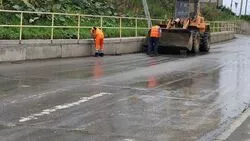 После оглушительного успеха лужи-блогера на Сахалине вышла в соцсети река