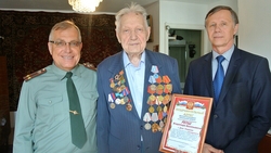 Участника войны с Японией Владимира Репша поздравили с 92-летием