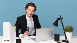 ТОП-10 вакансий с высокой зарплатой предложили жителям Сахалина