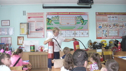 Дети из «Преодоления» посетили сахалинское отделение ВДПО