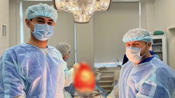 Хирурги из Приморья удалили кисту размером с дыню из живота пенсионерки