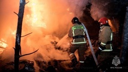 Пожарные потушили загоревшийся автомобиль в Тымовском районе