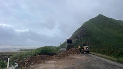 В минтрансе рассказали об устранении последствий циклона на трассе Невельск — Шебунино