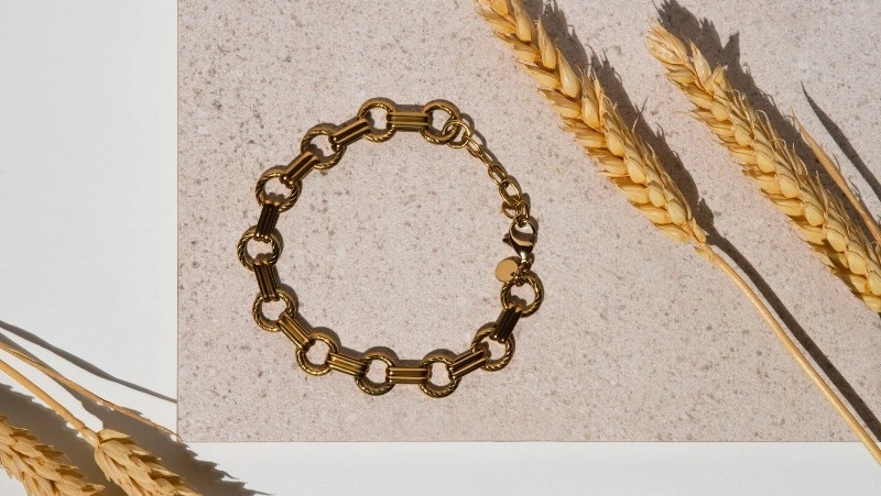 Странное дело: житель Корсакова получил 1,5 года условно за кражу чужого золотого браслета