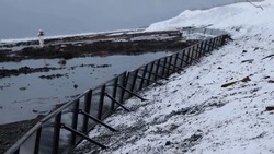 На Сахалине возводят барьеры для предотвращения разлива нефти с AN YANG 2