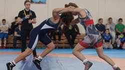 Чемпионат и первенство Сахалина по вольной борьбе собрали почти 100 участников