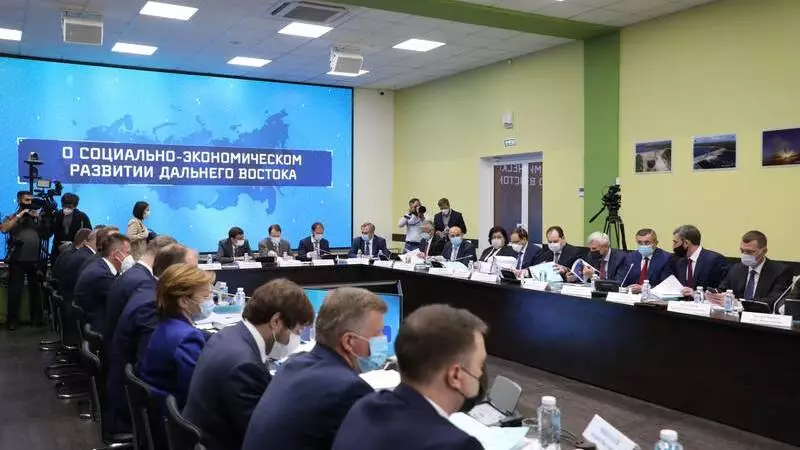 Михаил Мишустин поддержал предложение Валерия Лимаренко о развитии малотоннажного производства СПГ