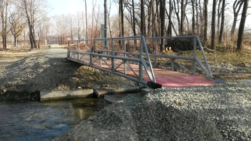 Две половины сахалинского села соединили мостом