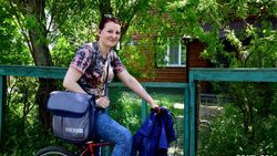 Велосипед остается главным транспортом для сельских почтальонов на Сахалине