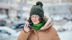 Первый паспорт + мобильная связь: подросткам в МФЦ будут вручать сим-карты Yota