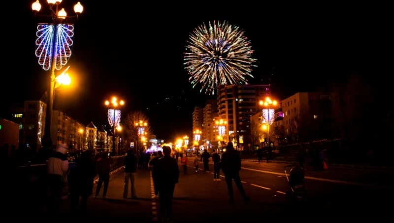 Салют в честь Дня Победы в Южно-Сахалинске: фото, видео