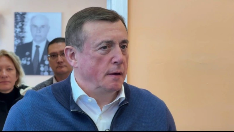 Губернатор Валерий Лимаренко посетил Дом культуры в Соколе