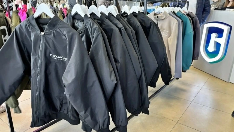 Государство помогло сахалинскому предпринимателю запустить бренд одежды с островной душой