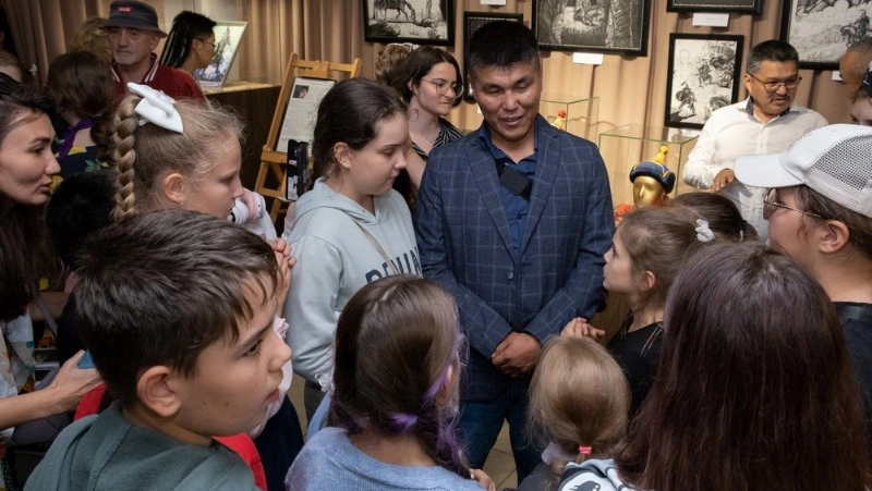 Встреча с алтайским художником Саяном Топоевым пройдет в Южно-Сахалинске 22 октября