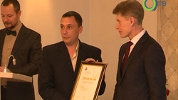 Работники пера и микрофона