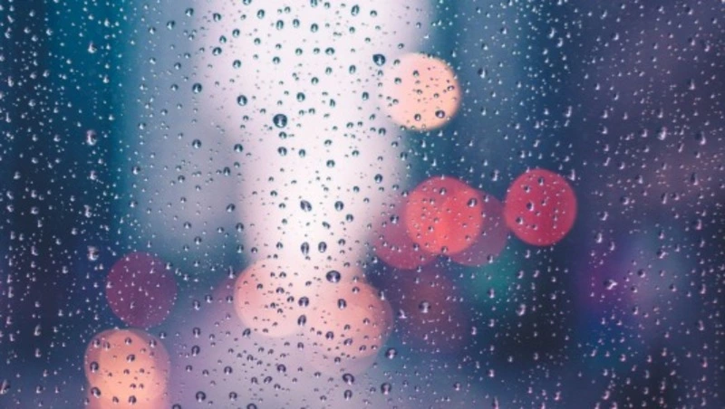 Улицы Южно-Сахалинска превратились в моря из-за дождя утром 2 сентября