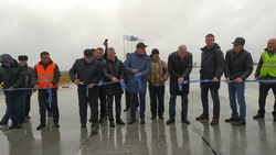 Губернатор Валерий Лимаренко открыл новую взлетно-посадочную полосу в Охе 