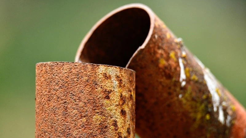 40-летний мужчина избил трубой знакомого в Макаровском районе