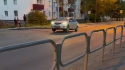 Машину подбросило в воздух на «трамплине» из асфальта в Луговом