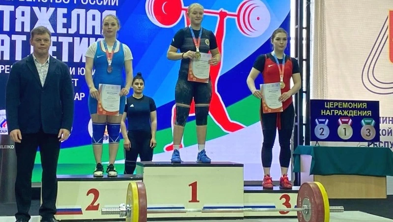 Сахалинская тяжелоатлетка трижды поднялась на пьедестал почета на первенстве России