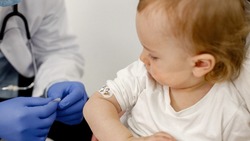 Прививки для детей: вакцинация от наиболее опасных заболеваний с рождения до 18-летия
